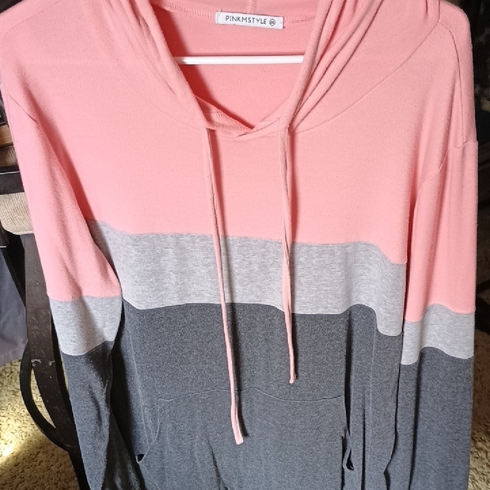 Pink & Gray Colorblock Hooded Pullover